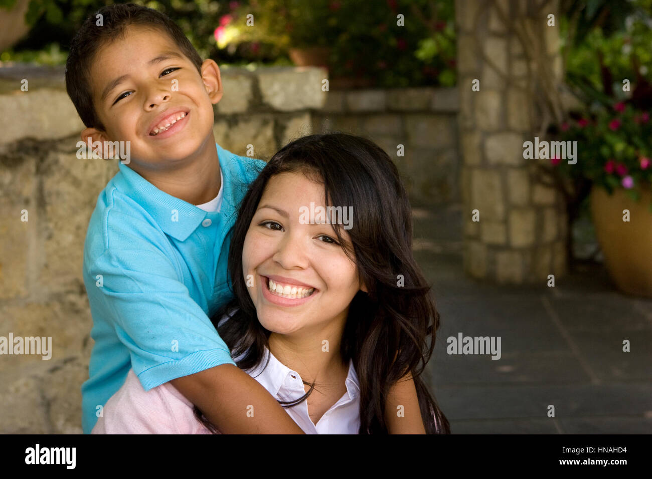 Glücklich Hispanic-Mutter und Sohn. Stockfoto