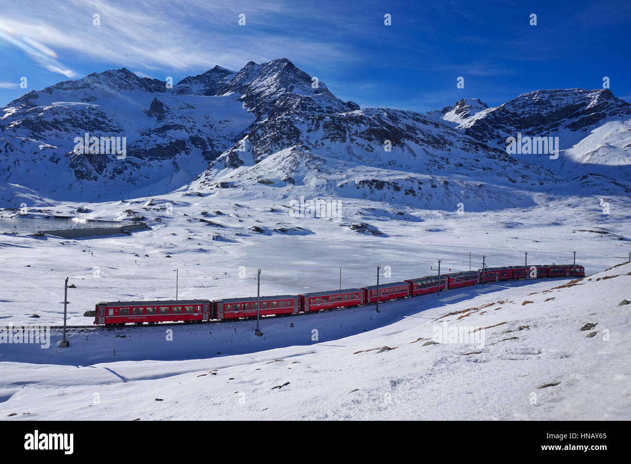 Roten Bernina Zug Lago Bianco Schweiz Stockfoto