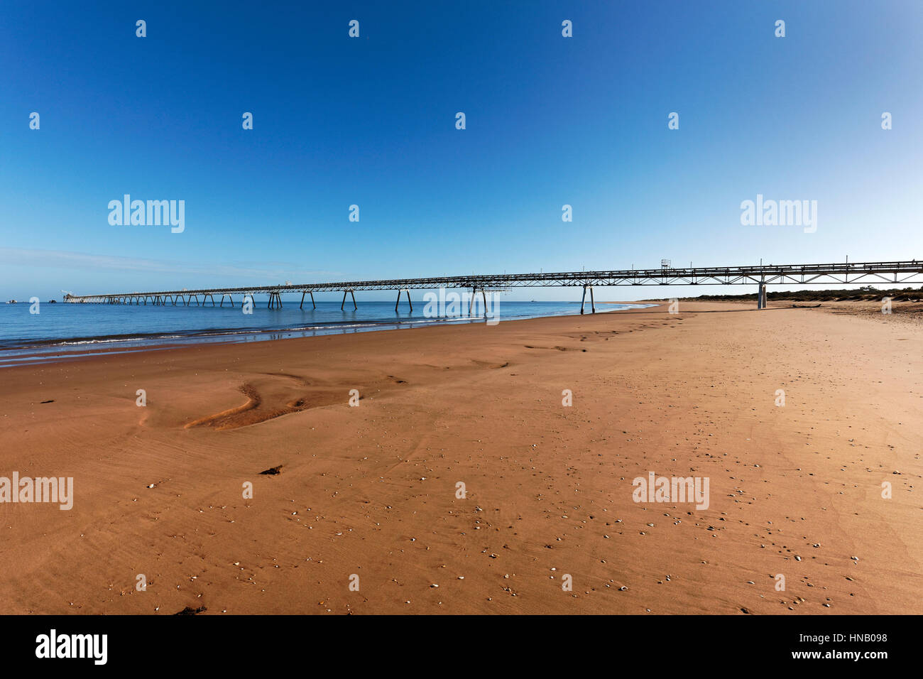 Förderband, Salz auf Schiffe, Onslow, Pilbara, Western Australia zu laden. Stockfoto