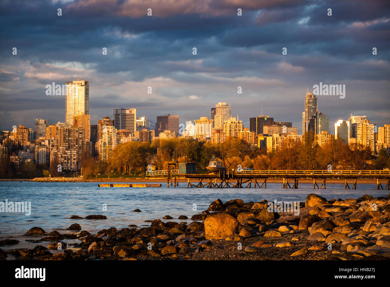 Downtown Vancouver, Britisch-Kolumbien, fotografiert von Kitsilano. Stockfoto