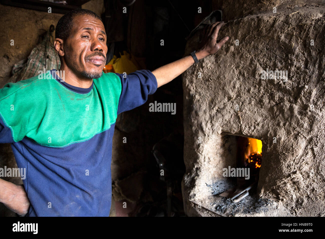 Rissani, Marokko.  Afro-Berber-Schmied. Stockfoto