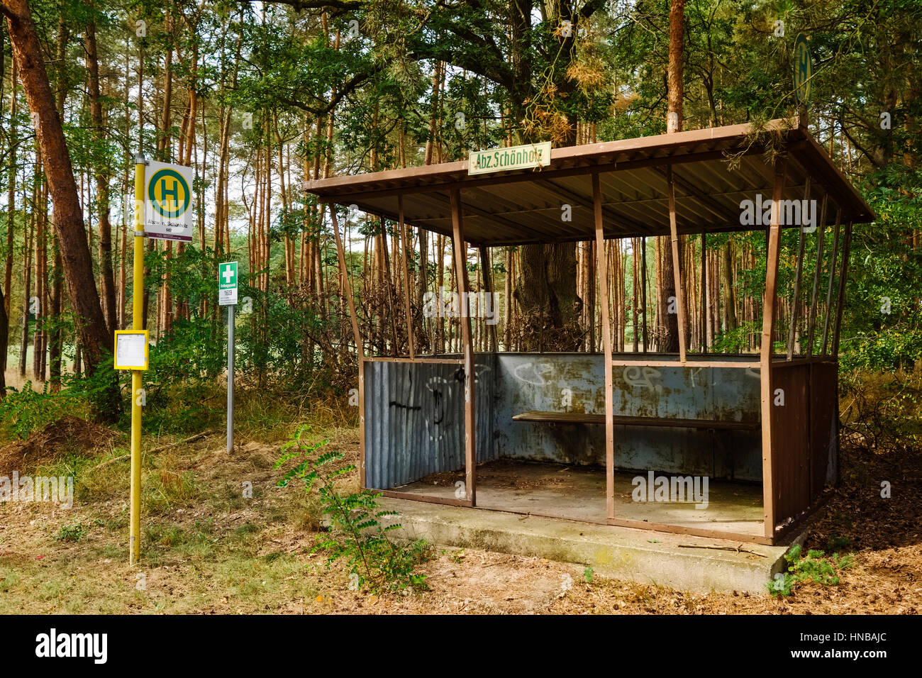 Bushaltestelle Schönholz in der Nähe von Rhinow, Brandenburg, Deutschland Stockfoto