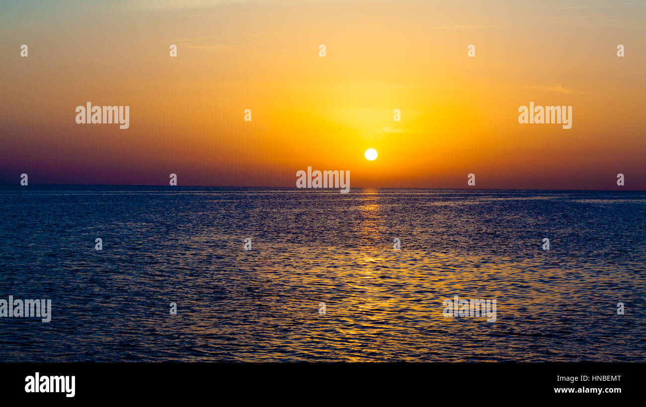 Sonnenuntergang. Sonnenuntergang Landschaft. Sonnenuntergang Meer Stockfoto