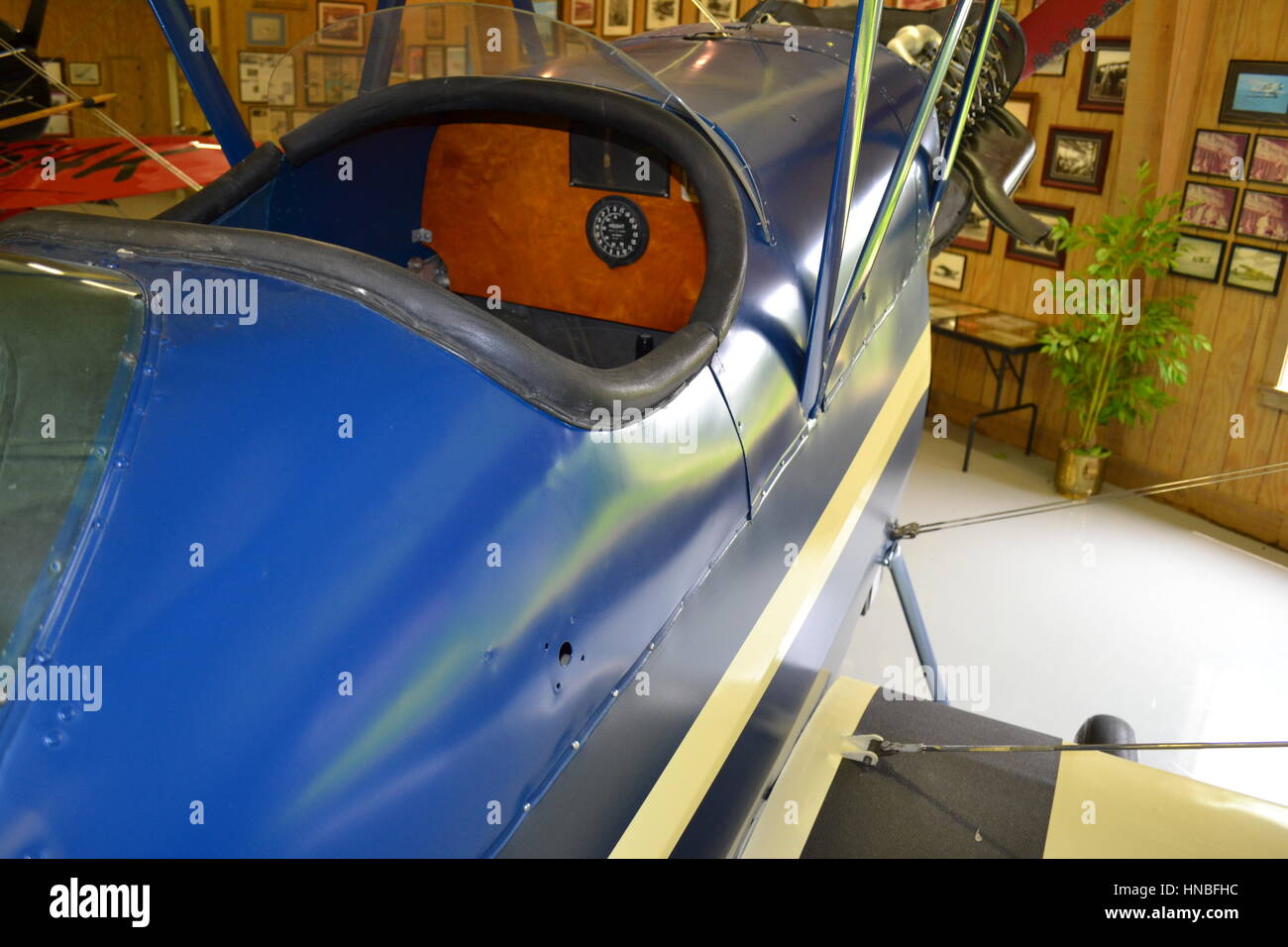 Die Travel Air 1000 war das erste Flugzeug, das von dieser Firma gebaut wurde und heute im Beechcraft Heritage Museum in Tullahoma, Tennessee, USA, ausgestellt wird Stockfoto