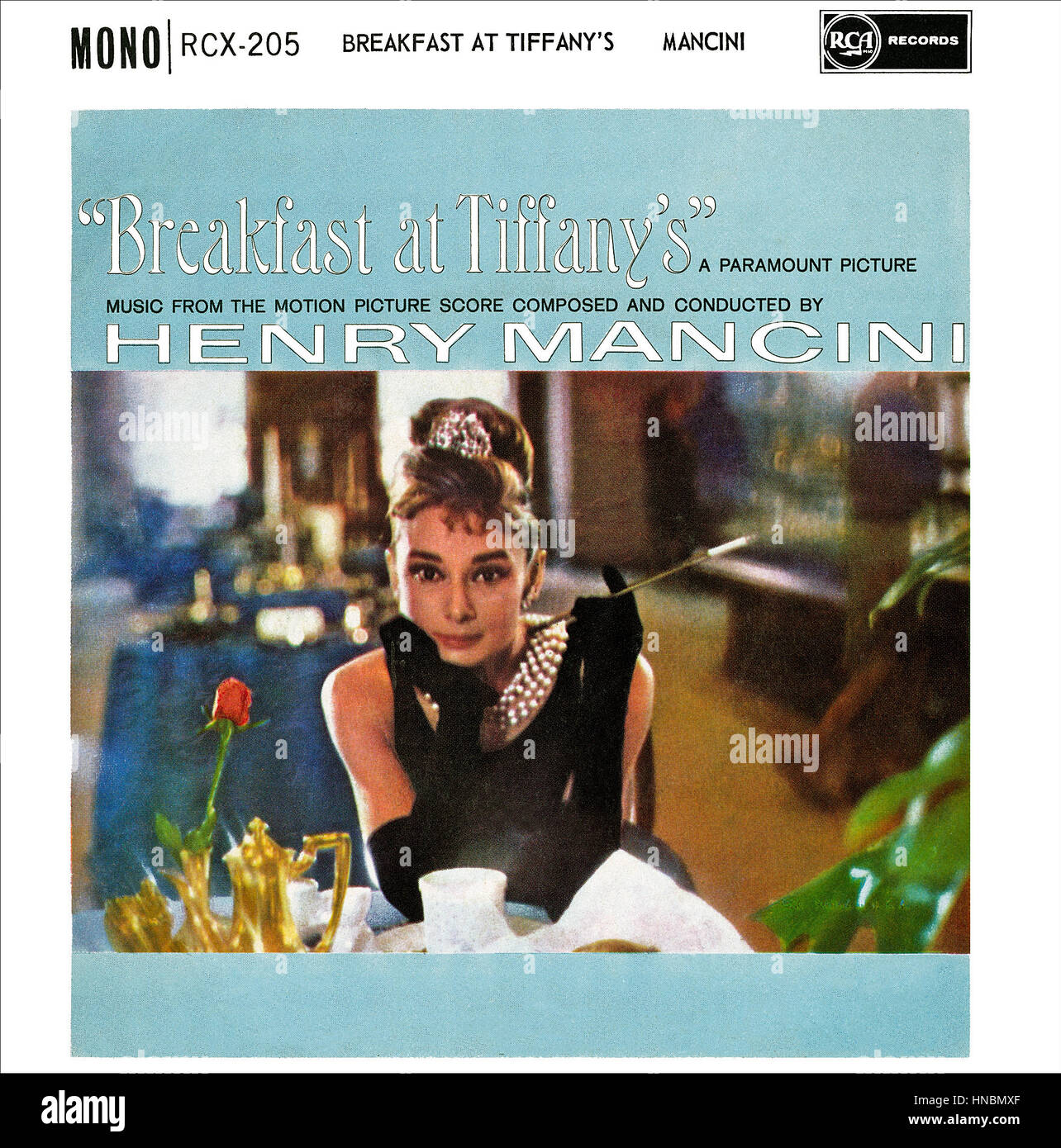 Titelblatt von einer britischen Breakfast At Tiffany 7' e.p. von Henry Mancini, ausgestellt im Oktober 1961, mit Schauspielerin Audrey Hepburn Stockfoto