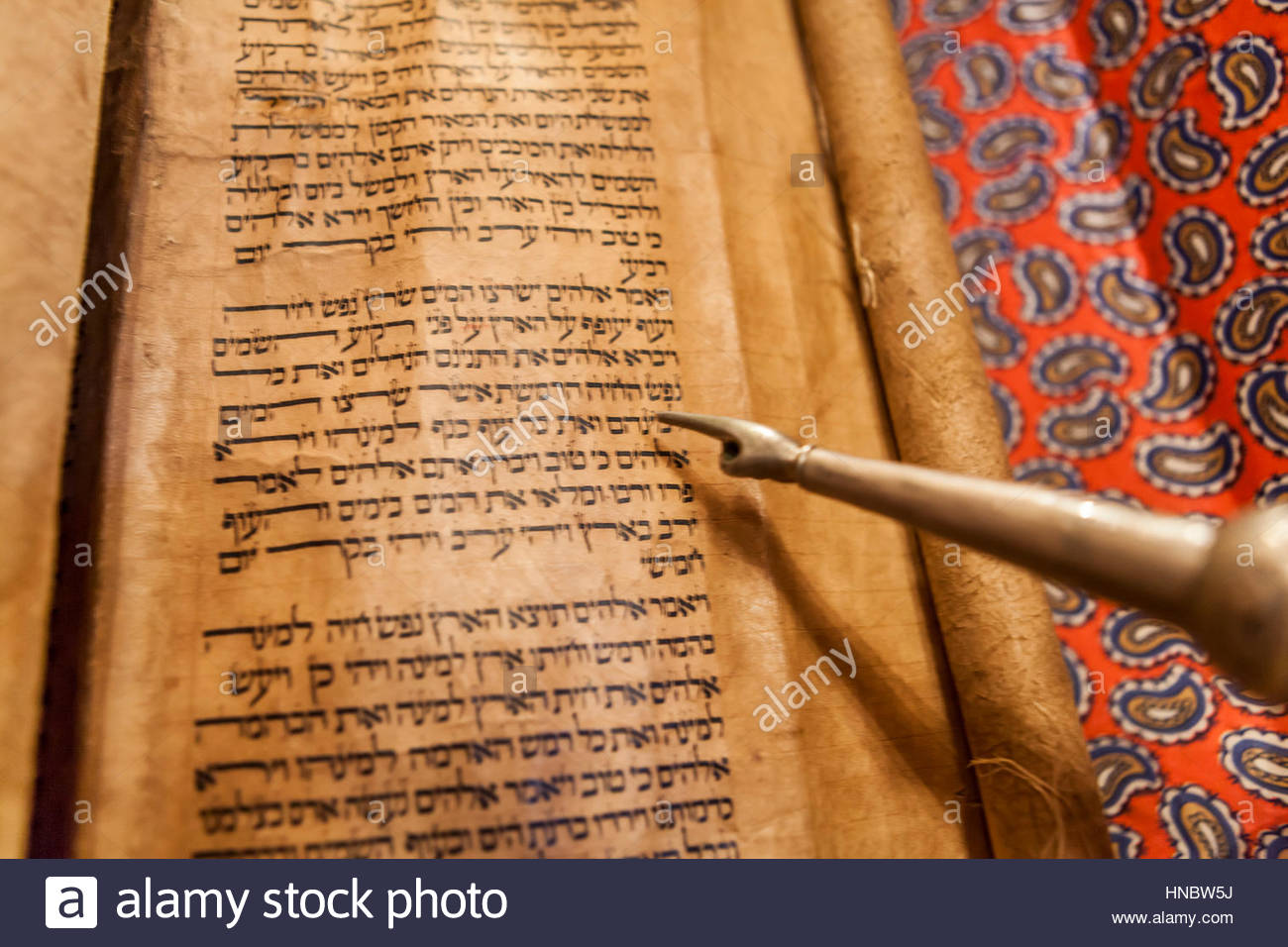 ToraRolle in der Synagoge Achalziche der Juden Stockfoto, Bild 133641582 Alamy ToraRolle in der Synagoge Achalziche der Juden Stockfoto, Bild 133641582 Alamy