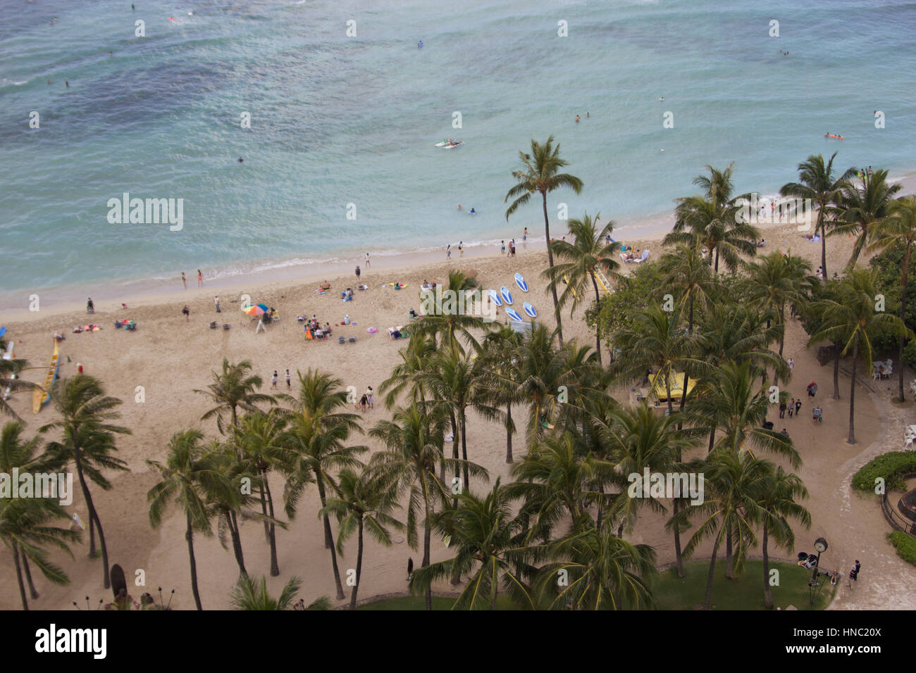 eine Ansicht mit Waikiki Strand, auf der besten Strände der Welt. Stockfoto