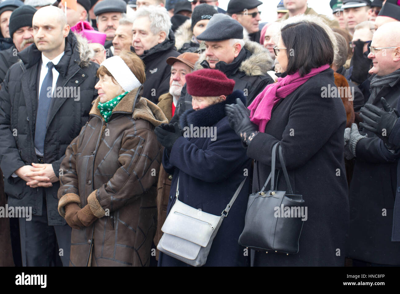 Siedlce, Polen. 11. Februar 2017. Der polnische Präsident Andrzej Duda gab Kreisverkehre in Siedlce Namen Zbigniew Romaszewski.Siedlce, Polen, 11. Februar 2017... Bildnachweis: Marcin Poziemski/Alamy Live-Nachrichten Stockfoto