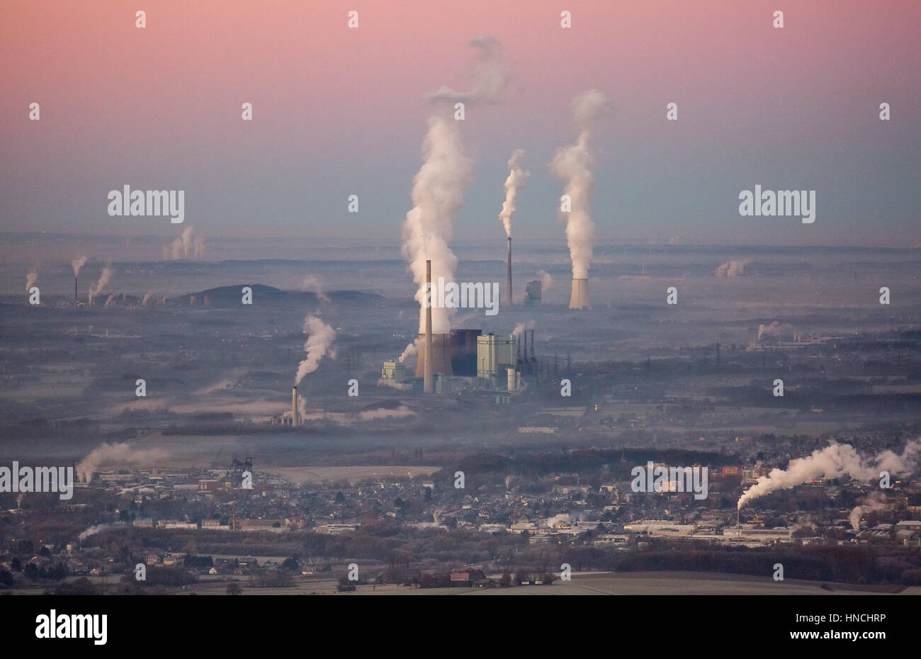 Blick auf drei Kraftwerke, Morgen erneuert Kraftwerk Werne, STEAG Kraftwerk Bergkamen, Trianel-Kraftwerk Lünen Stockfoto