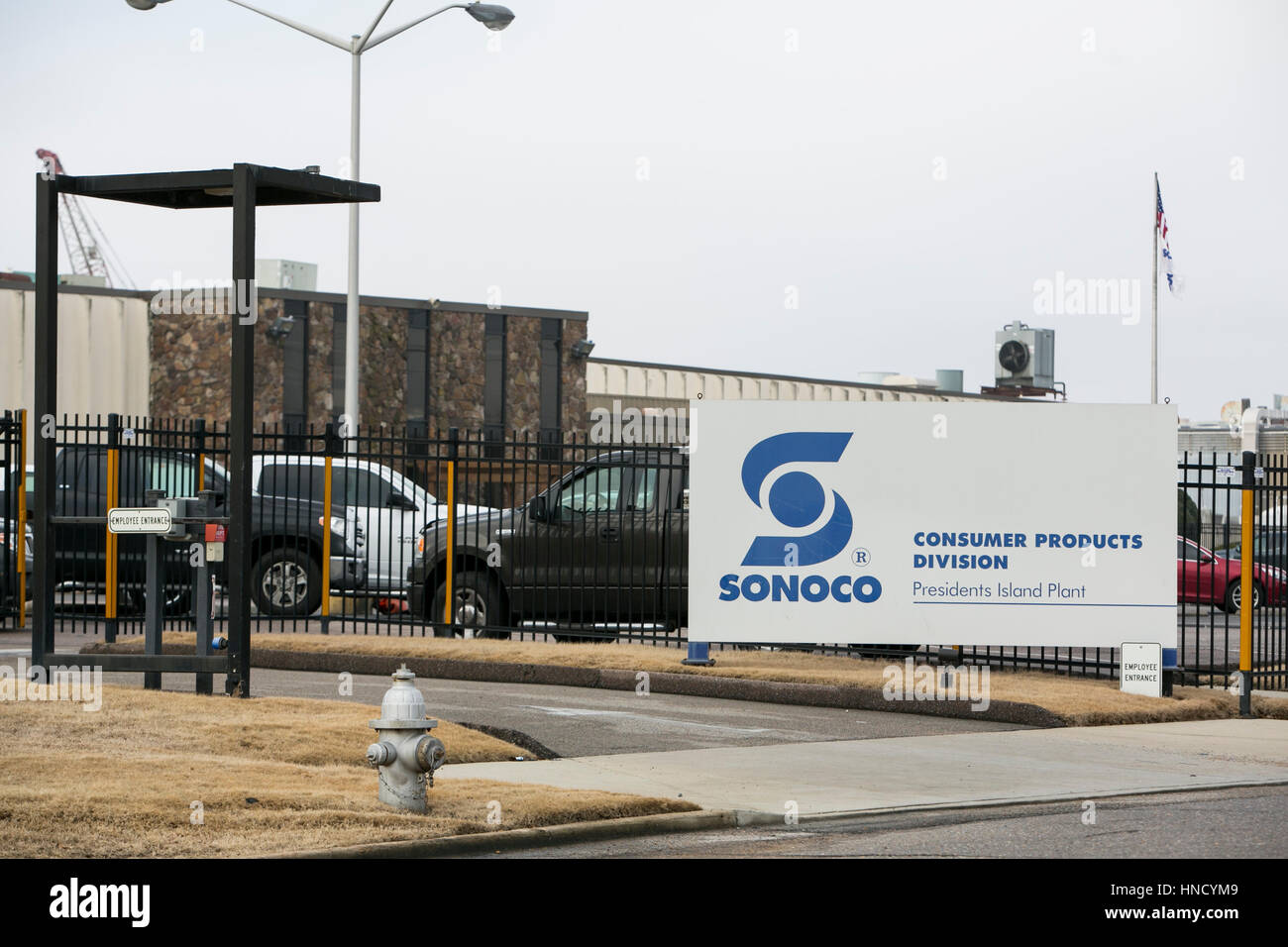 Ein Logo Zeichen außerhalb einer Einrichtung von Sonoco Products Company in Memphis, Tennessee am 5. Februar 2017 besetzt. Stockfoto