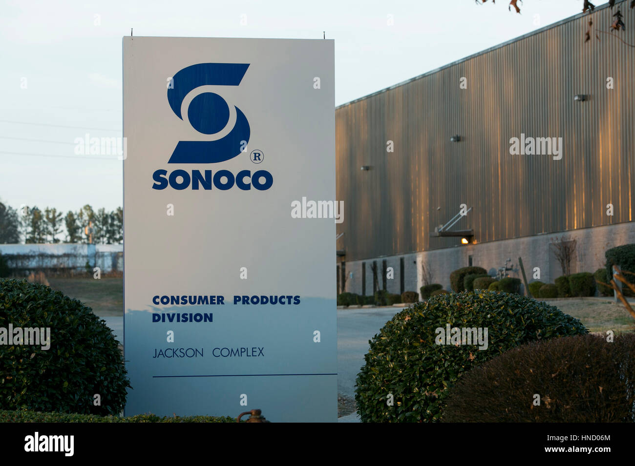 Ein Logo Zeichen außerhalb einer Einrichtung von Sonoco Products Company in Jackson, Tennessee am 5. Februar 2017 besetzt. Stockfoto