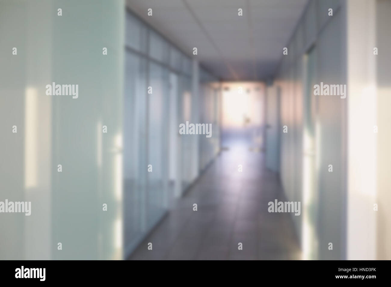 Außerhalb der Schwerpunkt der Krankenhaus-Flur-Office-Hintergrund Stockfoto
