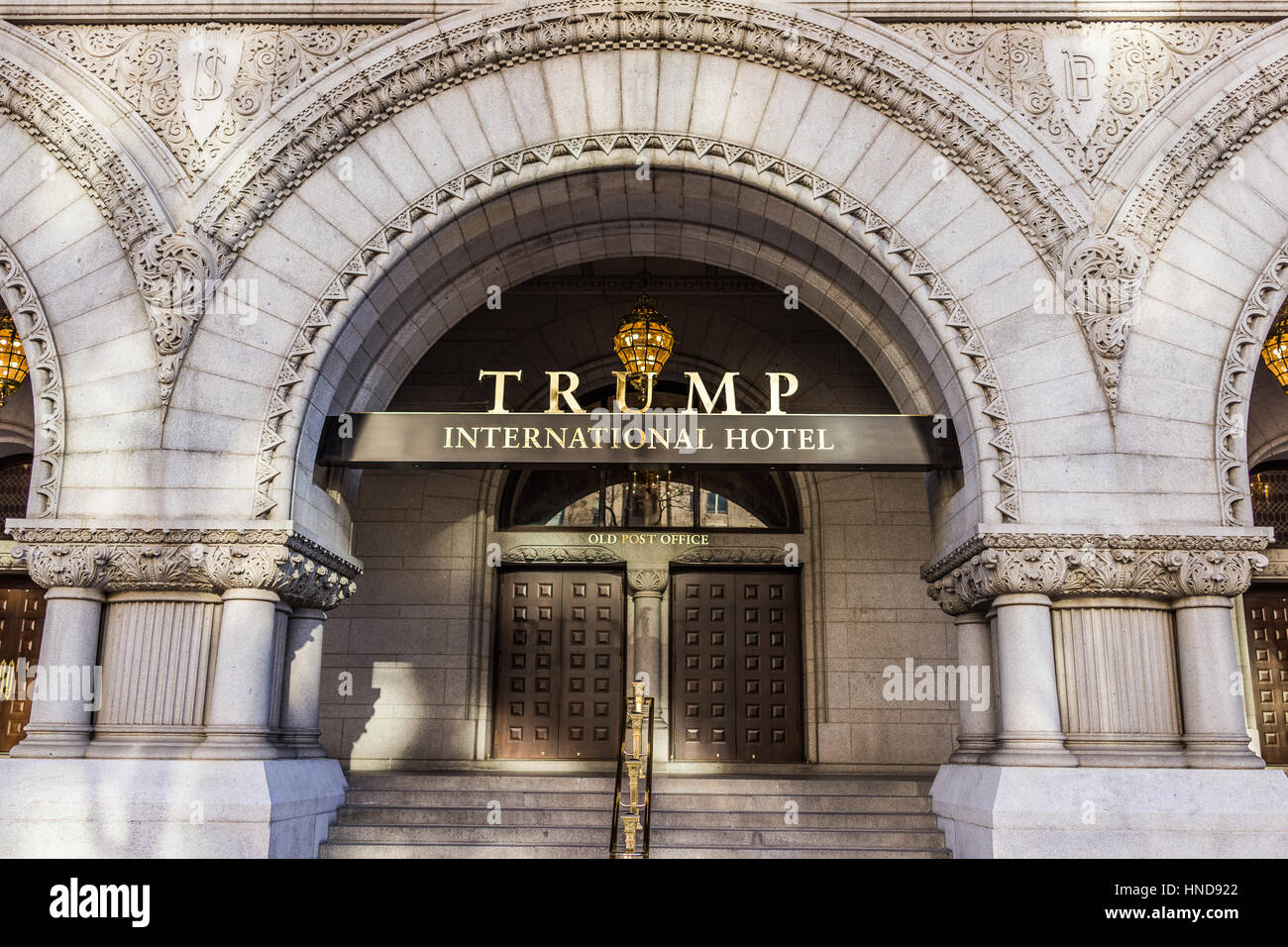 Washington DC, USA - 28. Januar 2017: Trump International Hotel and Old Post Office Tower Eingang Stockfoto