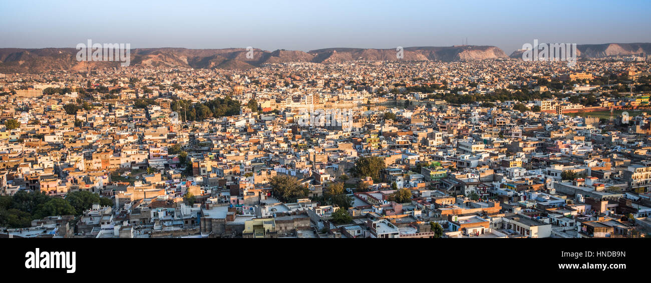 Jaipur in goldenes Licht aus der untergehenden Sonne getaucht Stockfoto