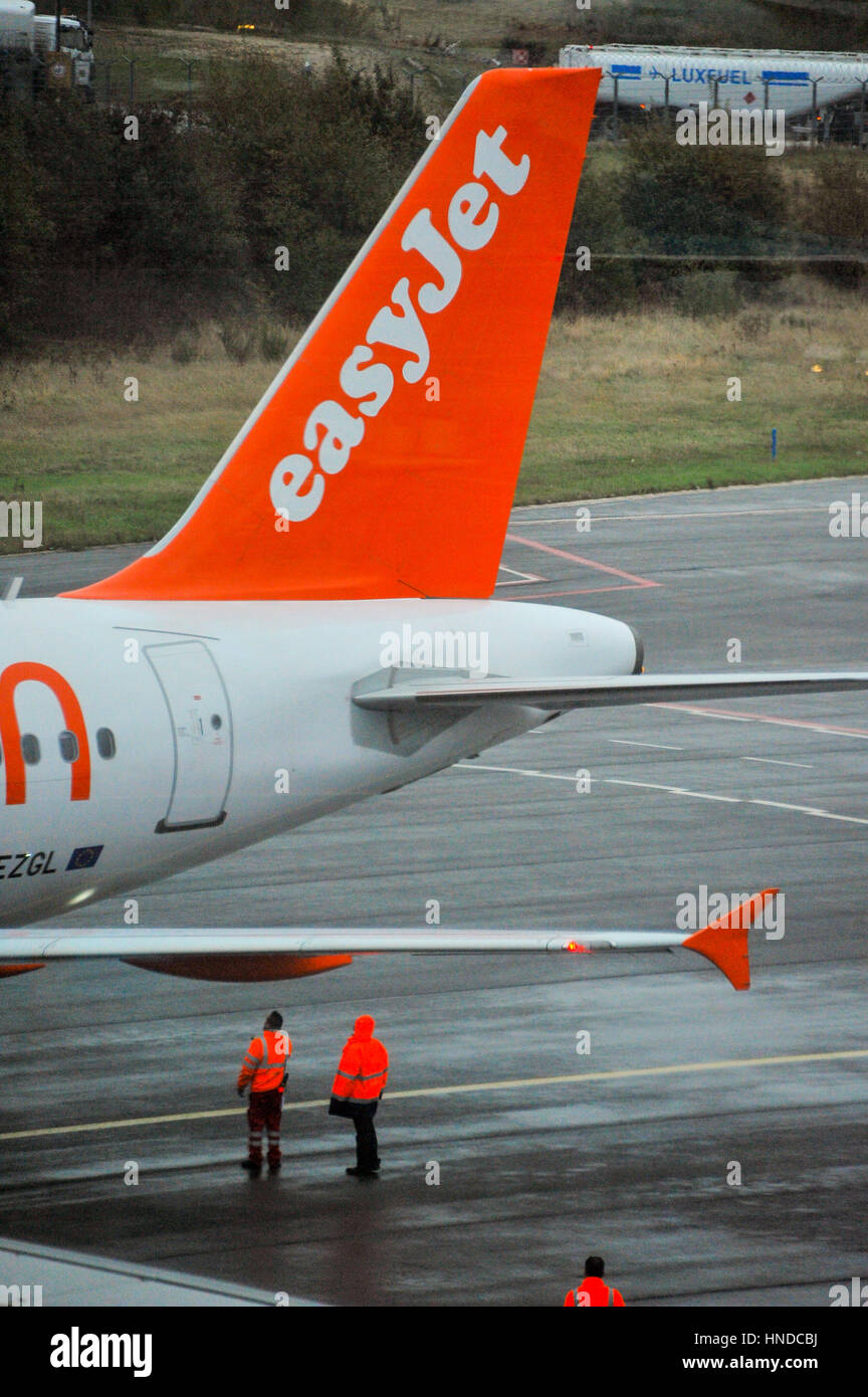 Luxemburg, Flughafen Findel, 29.10.2012 kommt eine EasyJet-Unternehmens-Ebene bei der LUXairport. Stockfoto