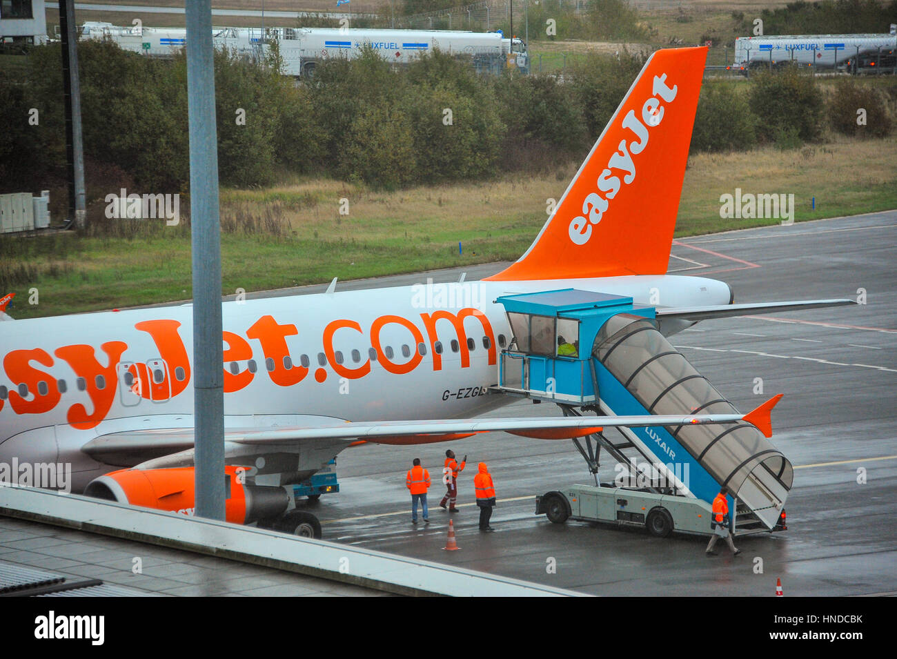 Luxemburg, Flughafen Findel, 29.10.2012 kommt eine EasyJet-Unternehmens-Ebene bei der LUXairport. Stockfoto