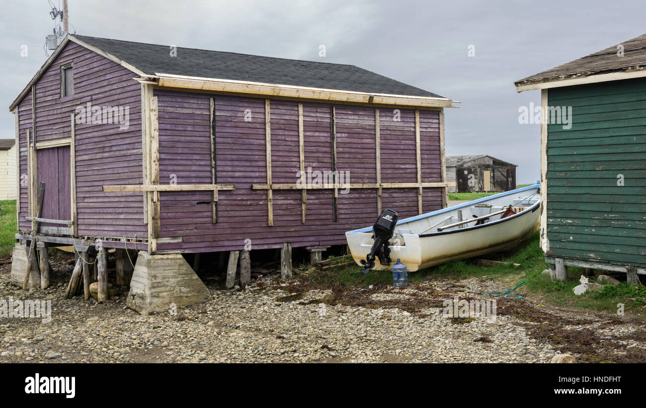 Angeln-Hütten und Boot, Parson es Teich, Neufundland Stockfoto