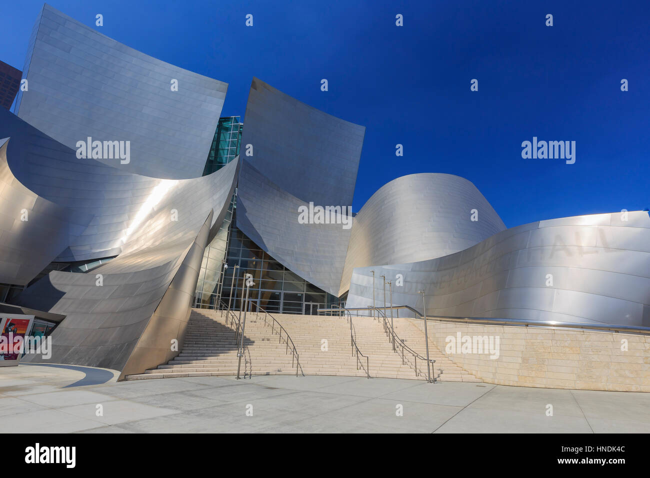 Los Angeles, AUG 23: Morgen Blick auf Walt Disney Concert Hall am 23. August 2014 in Los Angeles, Kalifornien Stockfoto