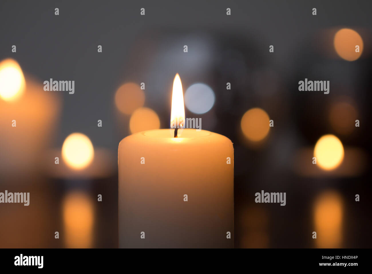 Flamme der dunkelheit -Fotos und -Bildmaterial in hoher Auflösung – Alamy