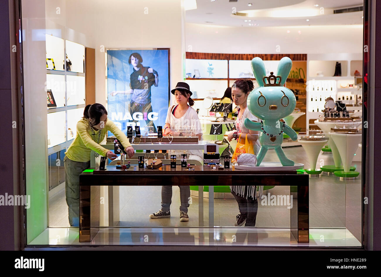 Kaufen Sie im Venetian Hotel & Casino, Insel Taipa, Macao, China ein Stockfoto