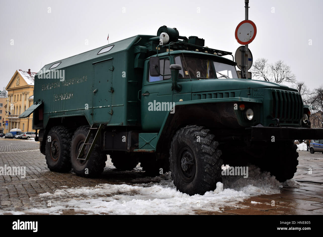 Russischen Stil Alter Lkw im Schnee, Sofia, Bulgarien Stockfoto