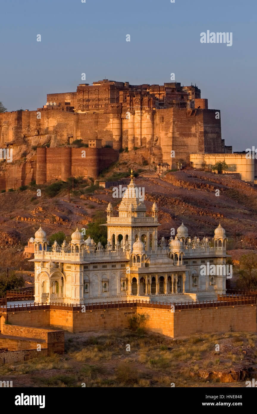 Sonnenuntergang, Mehrangarh Fort und Jaswant Thada, Jodhpur, Rajasthan, Indien Stockfoto