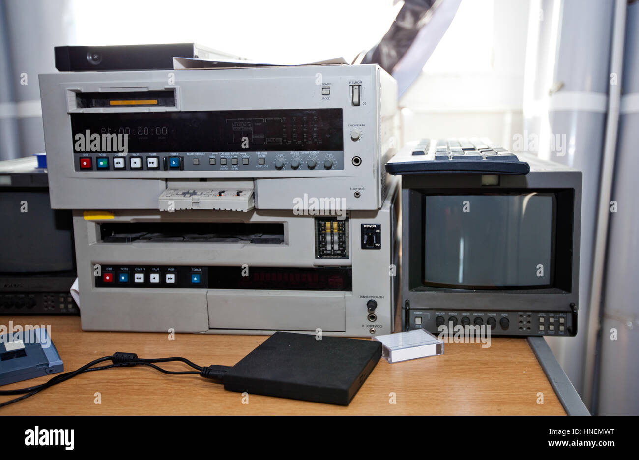 TV und Audio Geräte im studio Stockfoto