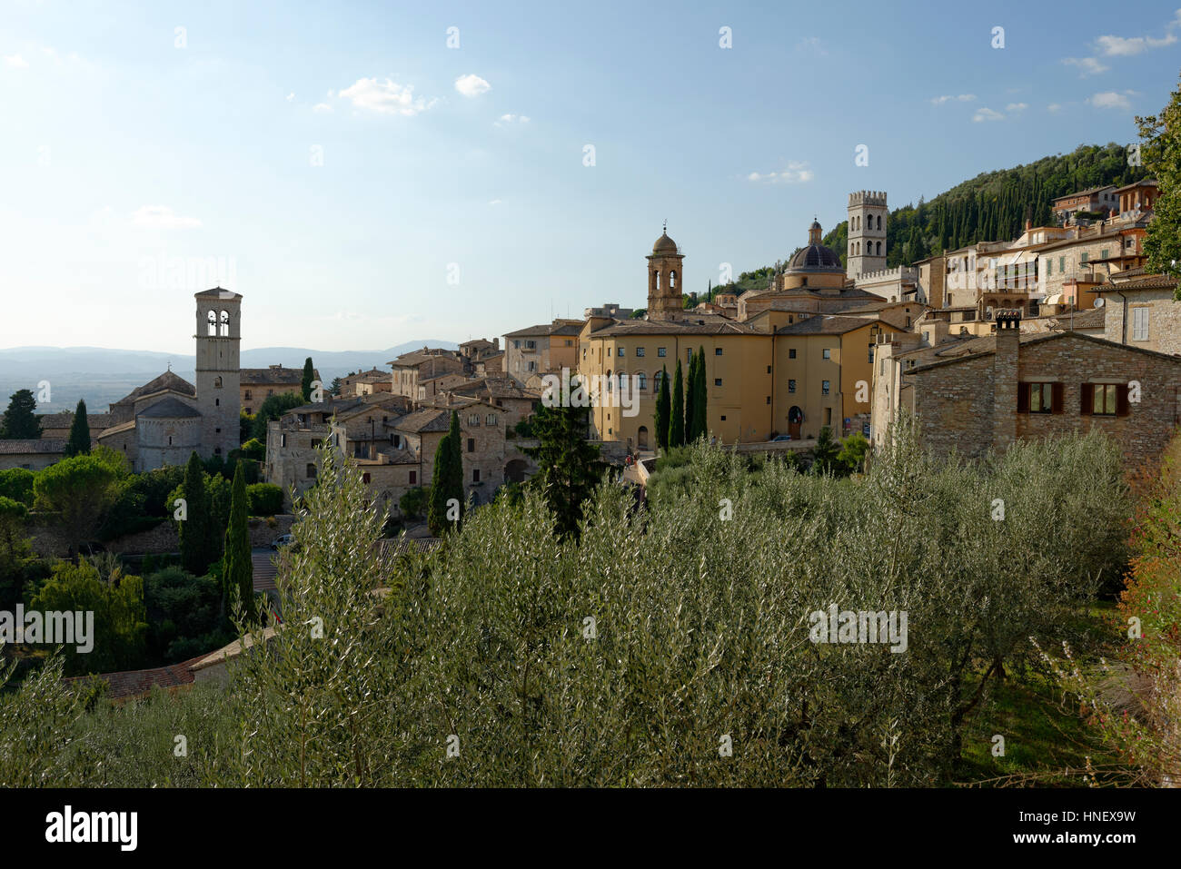 Blick von der Piazza Santa Chiara in Assisi, Umbrien, Italien Stockfoto