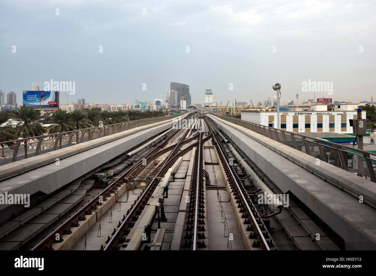 Dubai, Vereinigte Arabische Emirate - 11. Februar 2017, die Dubai Metro ist eine vollautomatische, fahrerlose u-Bahn-Netz in Dubai, Vereinigte Arabische Emirate Stockfoto