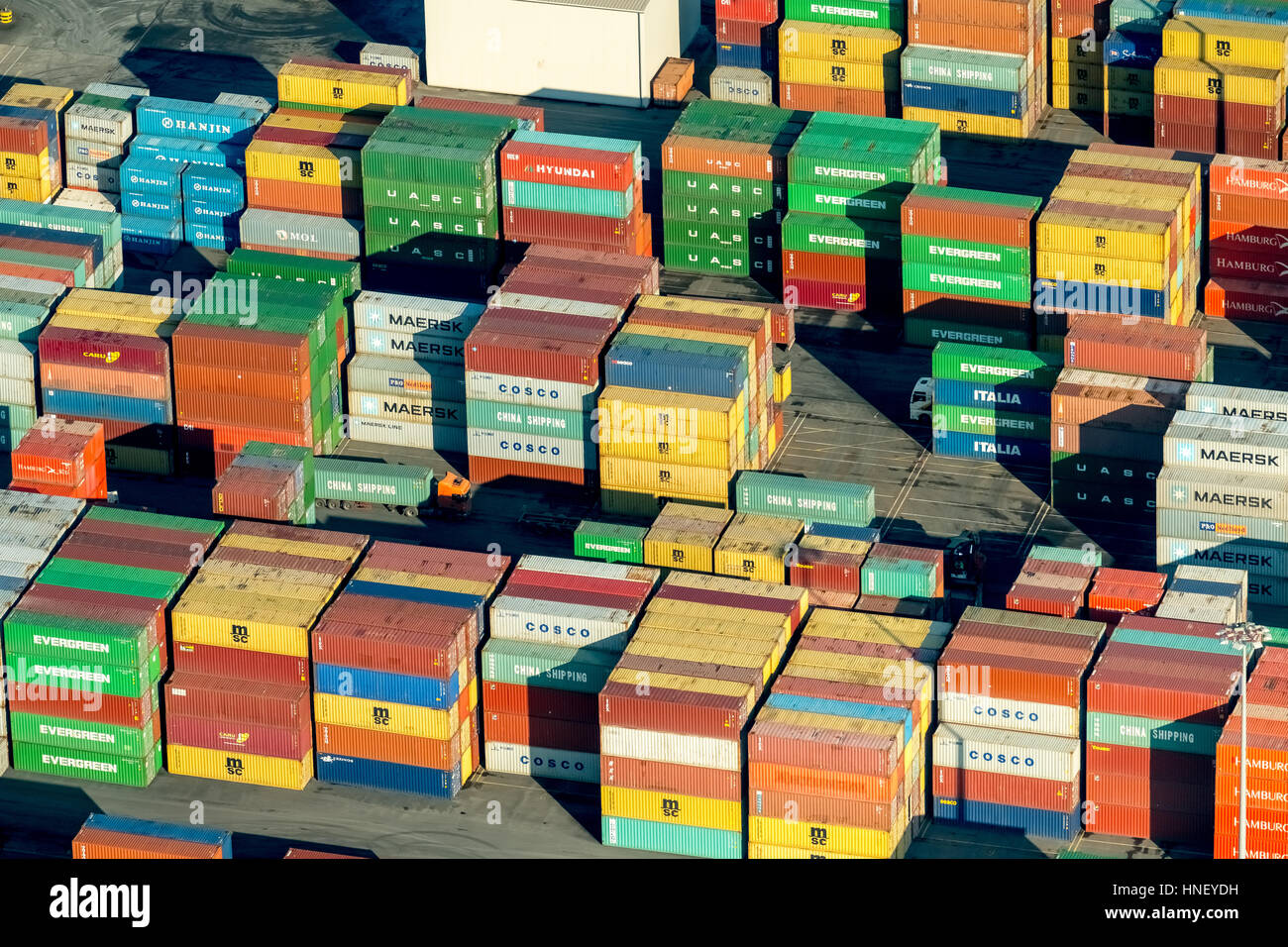 Container terminal Logport II, gestapelten Containern, Duisburg, Ruhr District, North Rhine-Westphalia, Deutschland Stockfoto