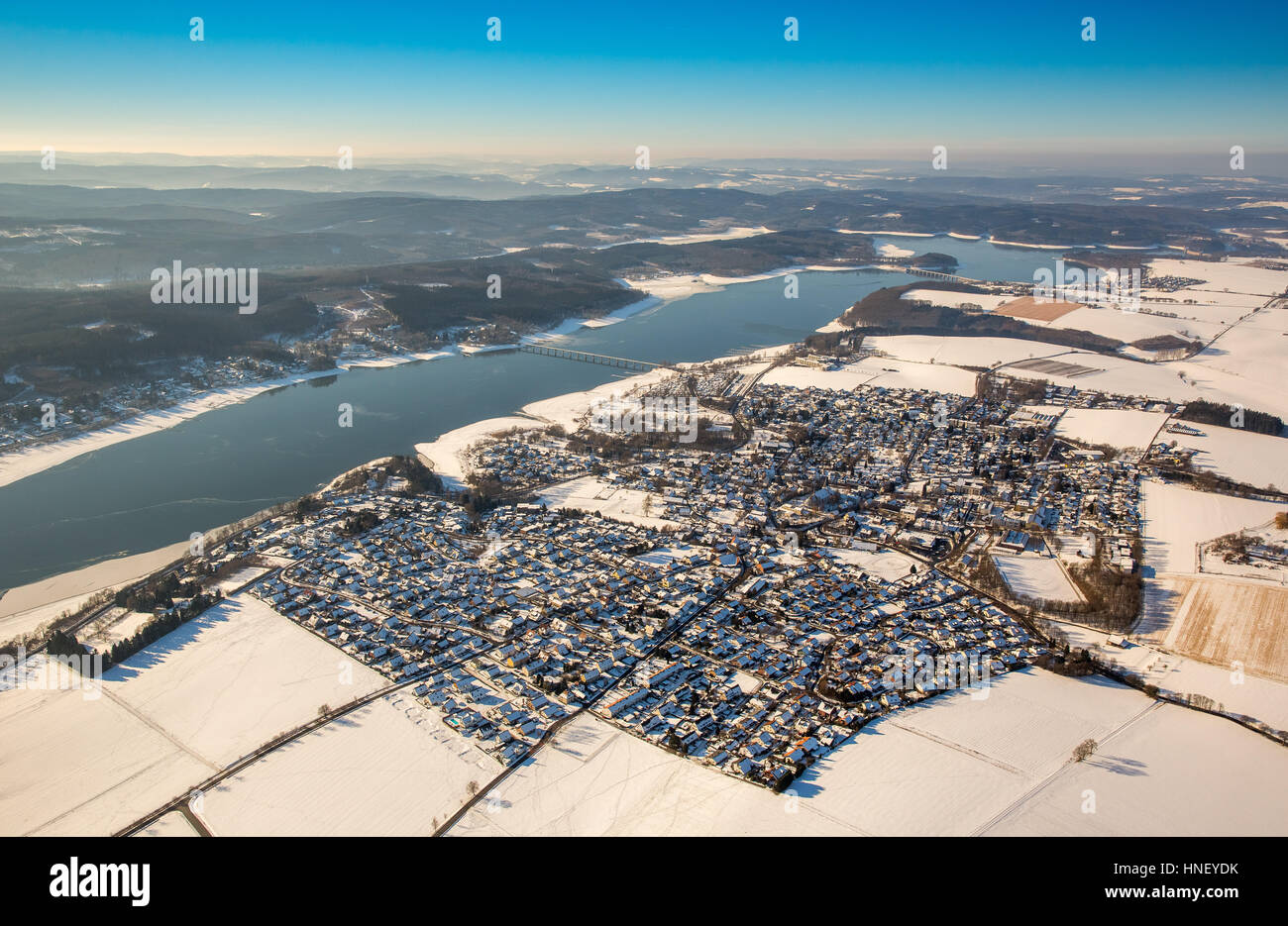 Schneelandschaft, Stockum im Winter, Möhnesee, Sauerland, Nordrhein-Westfalen, Deutschland Stockfoto