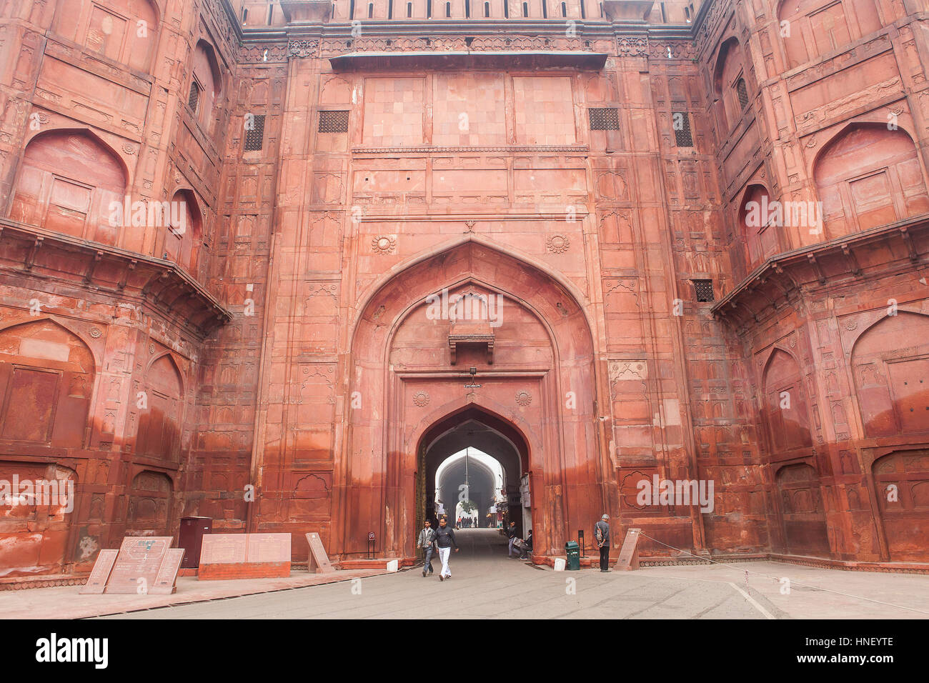 Wände, Wälle, Haupttor (Tor), Lahore in Red Fort, Delhi, Indien Stockfoto