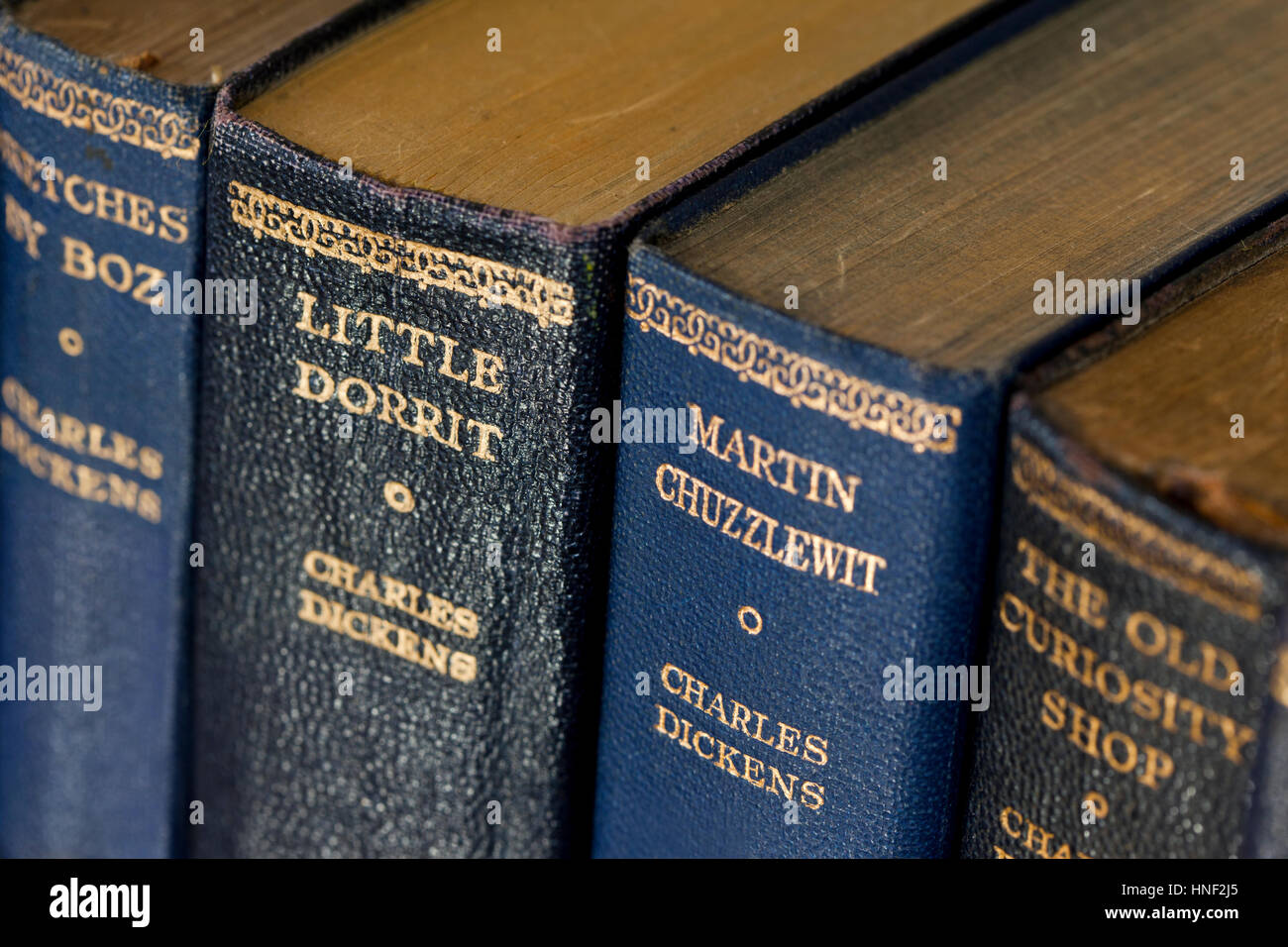 Nahaufnahme der antiquarische Bücher von Charles Dickens Stockfoto
