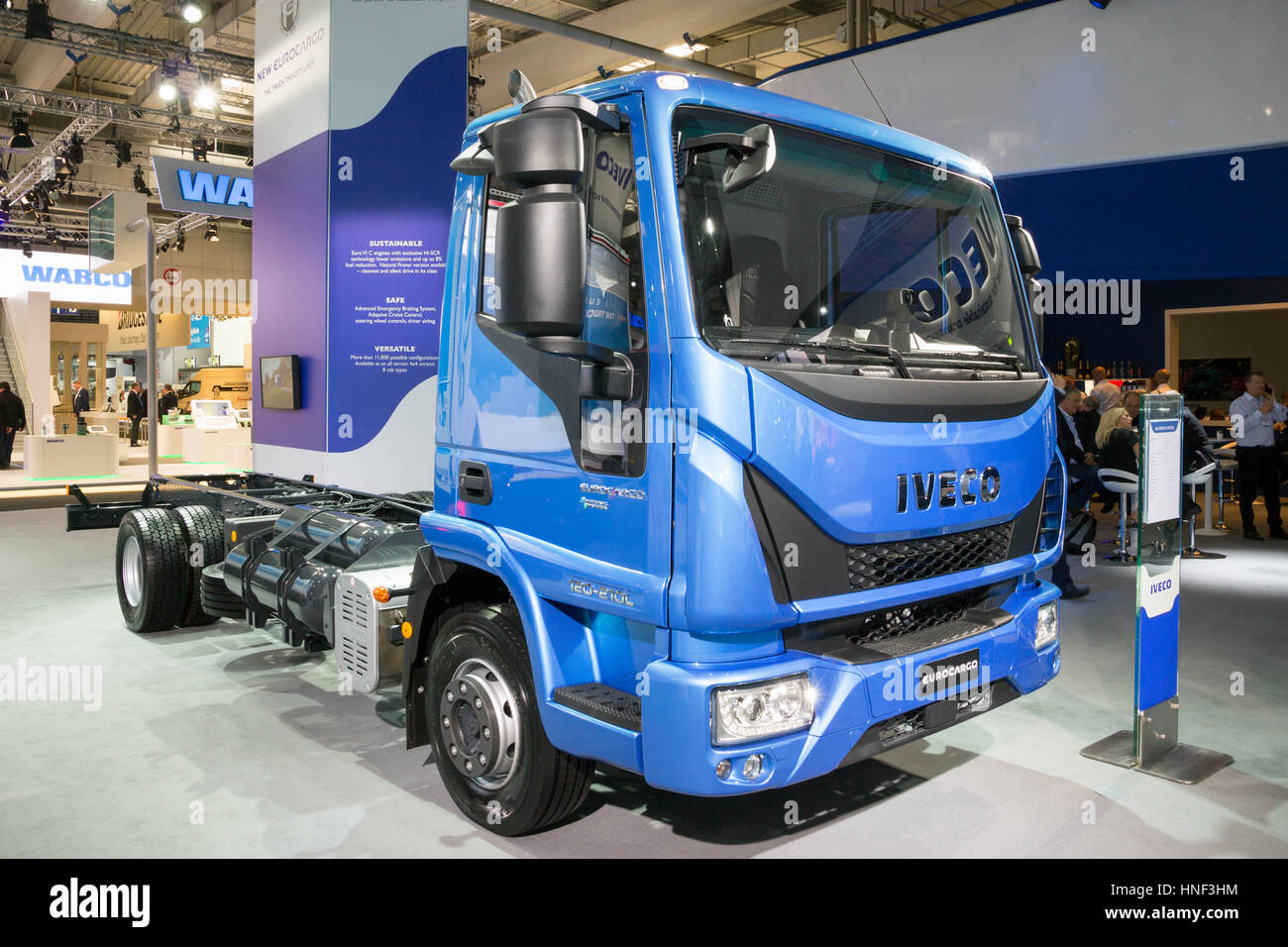HANNOVER, Deutschland - SEP 21, 2016: Neue IVECO Euro Truck präsentiert auf der Internationalen Automobilausstellung für Nutzfahrzeuge. Stockfoto