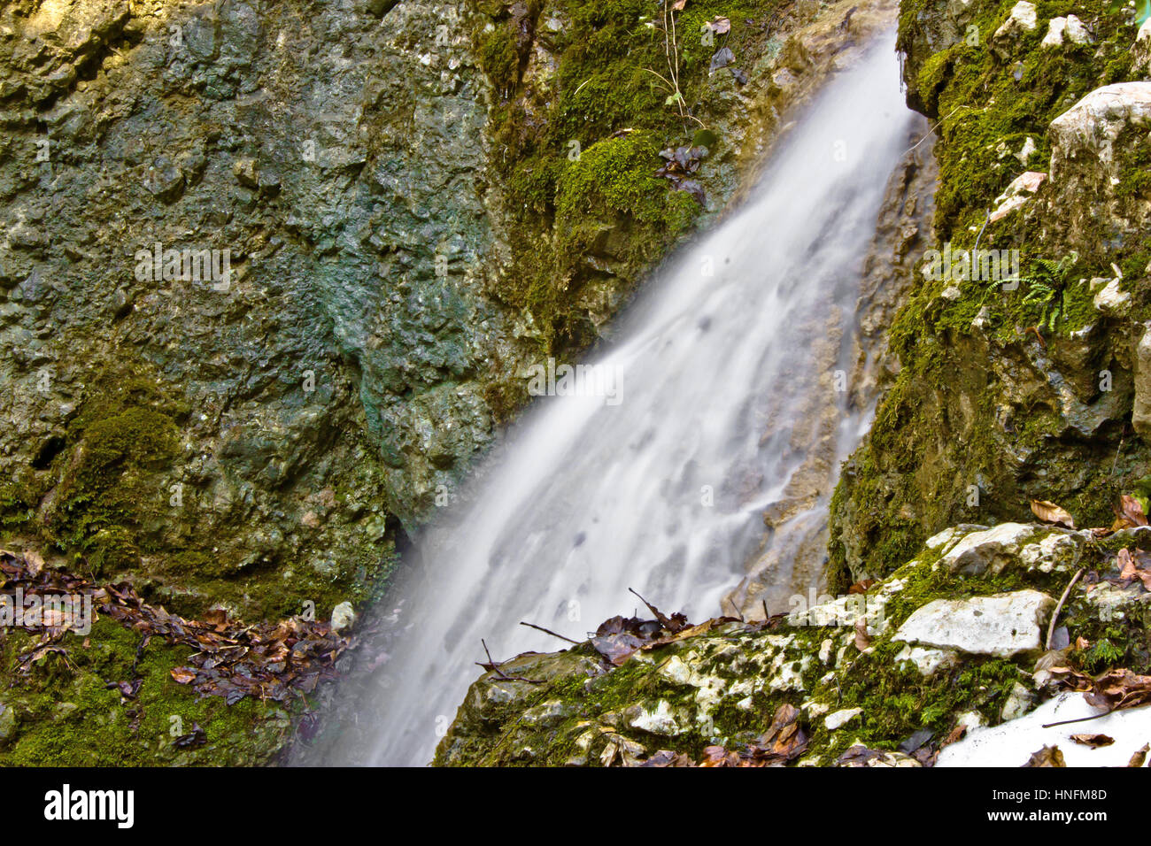 Mountain Creek Wasserfall Langzeitbelichtung, Kalnik, Kroatien Stockfoto