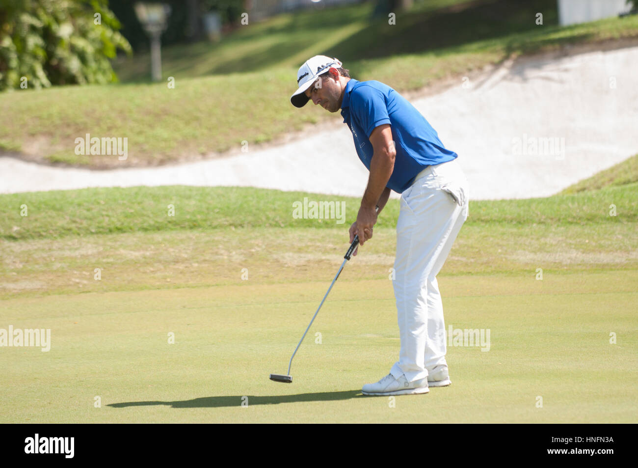 Kuala Lumpur, Malaysia. 12. Februar 2017 Maybank Golf Championship, European Tour, Fabrizio Zanotti setzen bei seinem Sieg Runde bei der Maybank Championship im Saujana Golf & Country Club, Kuala Lumpur, Malaysia. Stockfoto