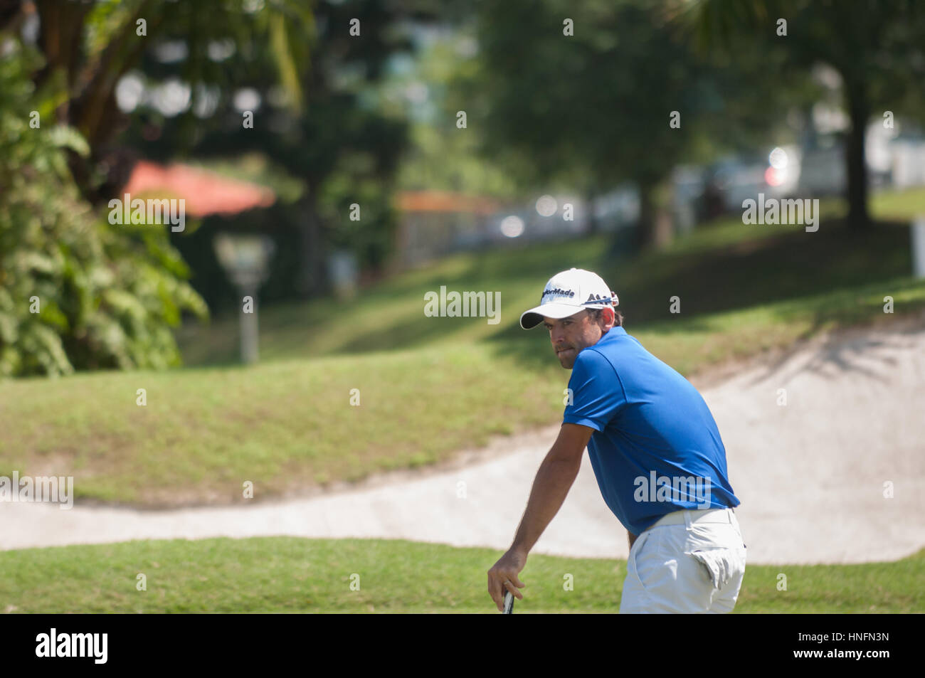 Kuala Lumpur, Malaysia. 12. Februar 2017 Maybank Golf Championship, European Tour, Fabrizio Zanotti setzen bei seinem Sieg Runde bei der Maybank Championship im Saujana Golf & Country Club, Kuala Lumpur, Malaysia. Stockfoto