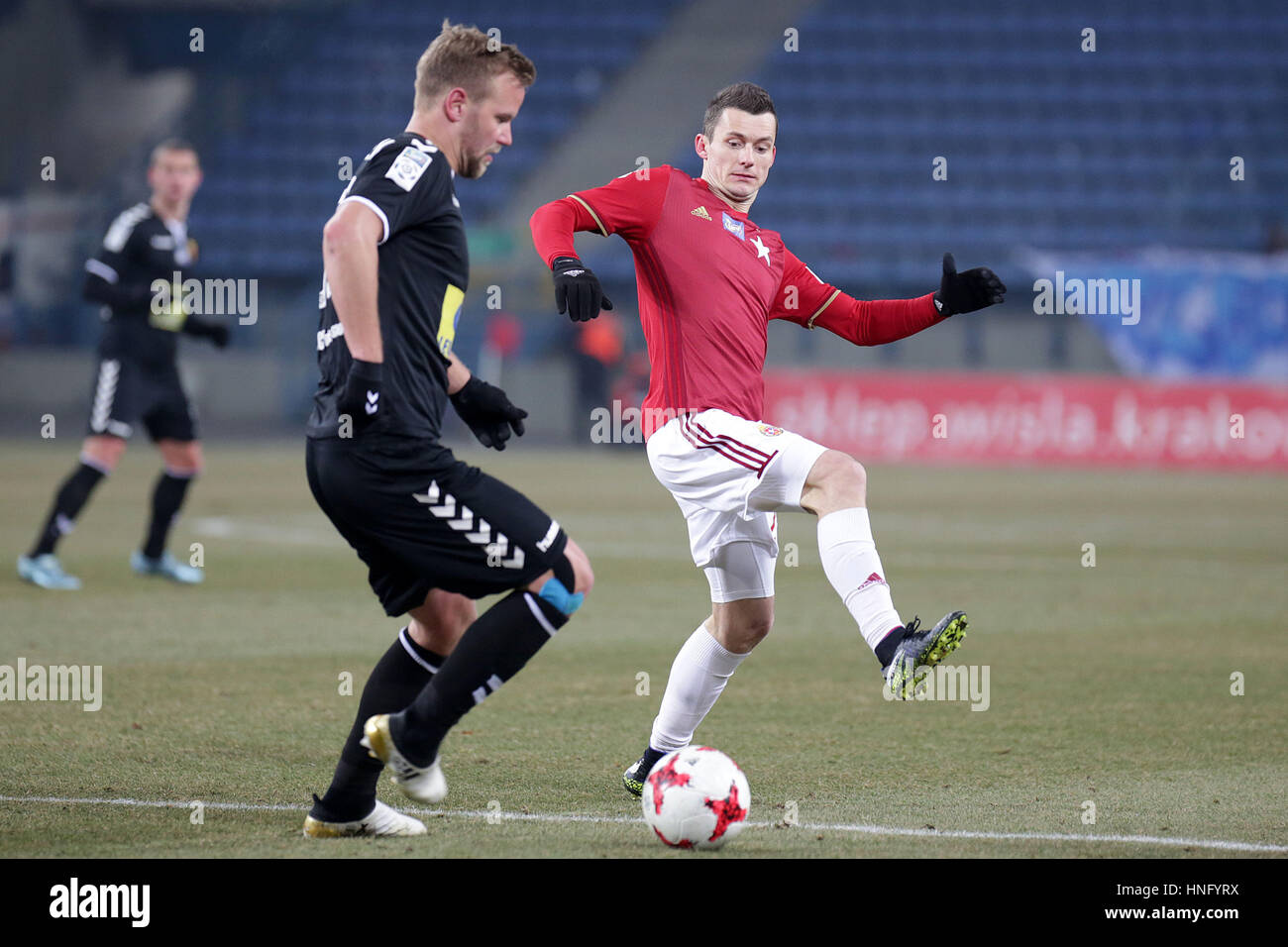 Krakau, Polen. 11. Februar 2017. Polnische Premier Football League Wisla Krakau - Korona Kielce o/p Krzysztof Maczynski Credit: Marcin Kadziolka/Alamy Live-Nachrichten Stockfoto