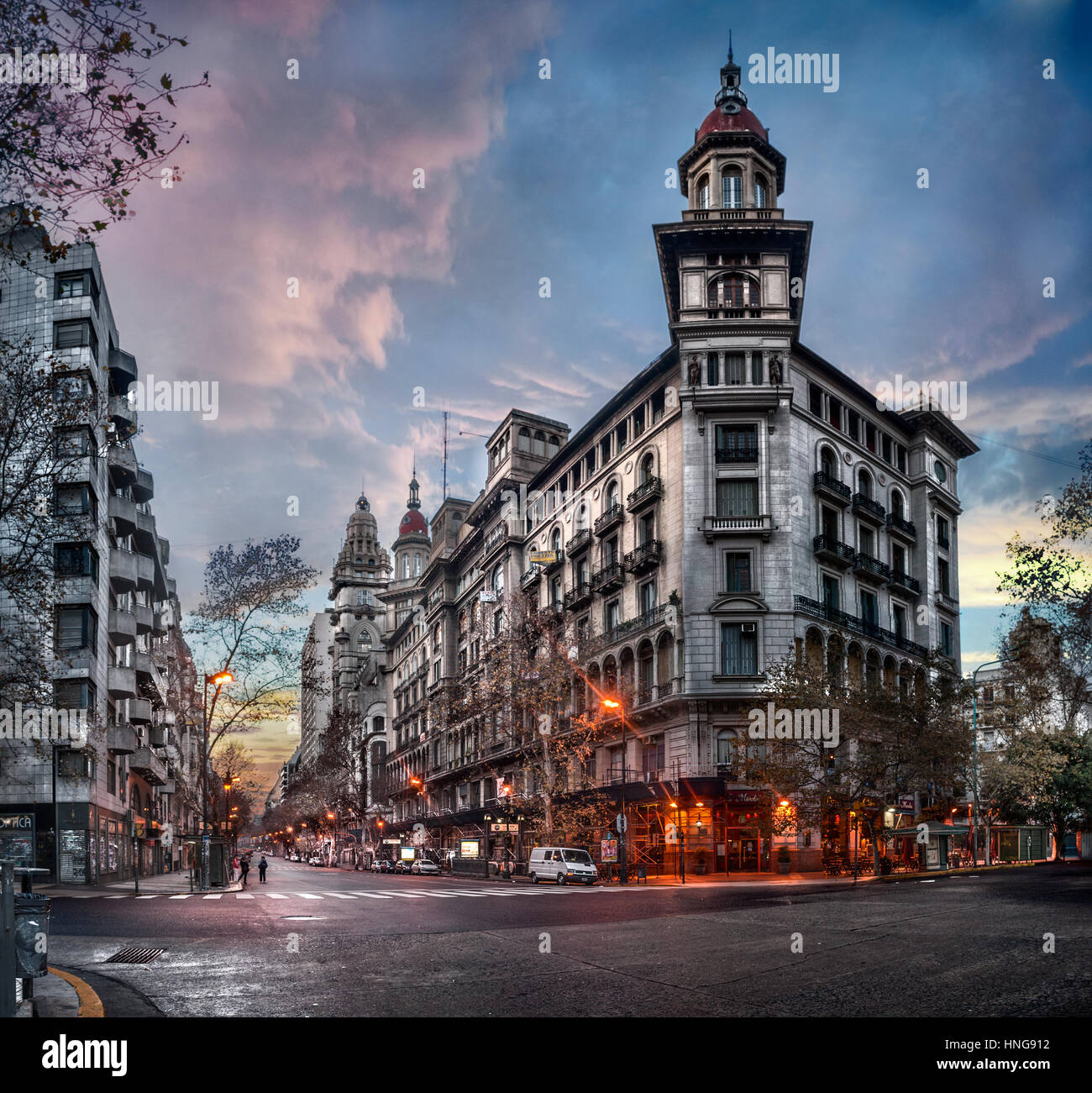 Buenos Aires, Argentinien. Luxus-Gebäude auf der Avenida de Mayo Stockfoto