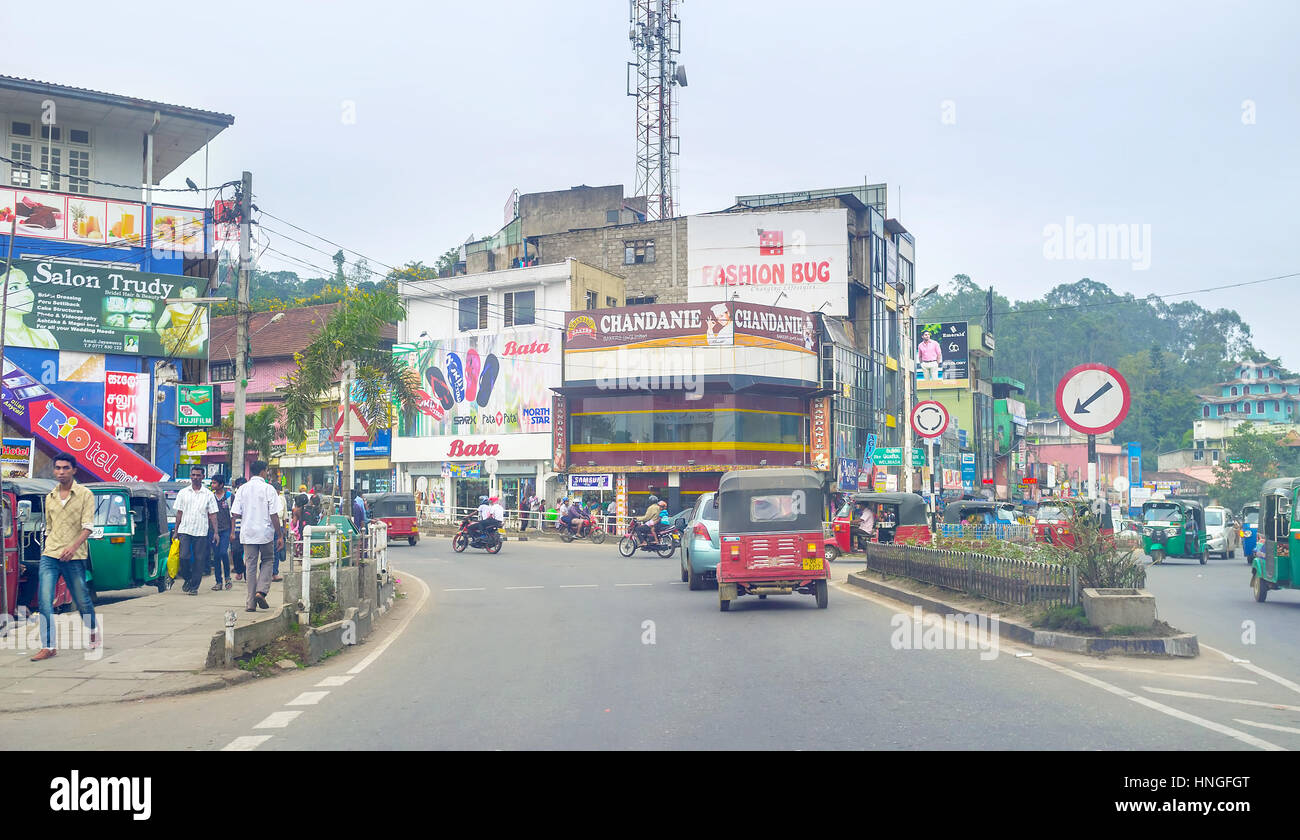 BANDARAWELA, SRI LANKA - 30. November 2016: der intercity Straße verwandelt Beragala Hali Ela Highway in der zentralen Straße der Stadt, am 3. November Stockfoto