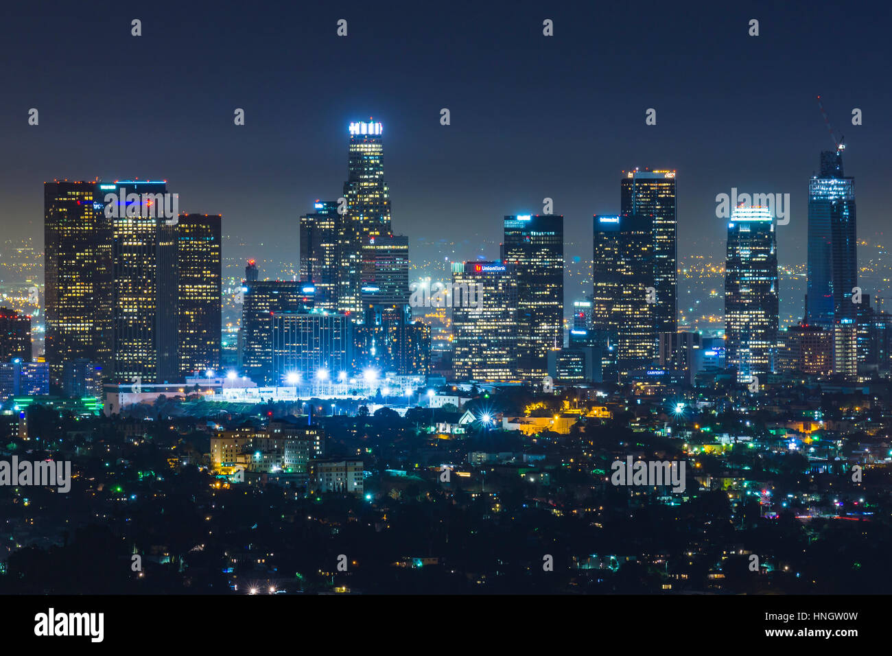 Los Angeles, Kalifornien, USA. 2016/07/22: malerische Aussicht auf Wolkenkratzer in der Nacht in Los Angeles, Kalifornien, USA. Stockfoto