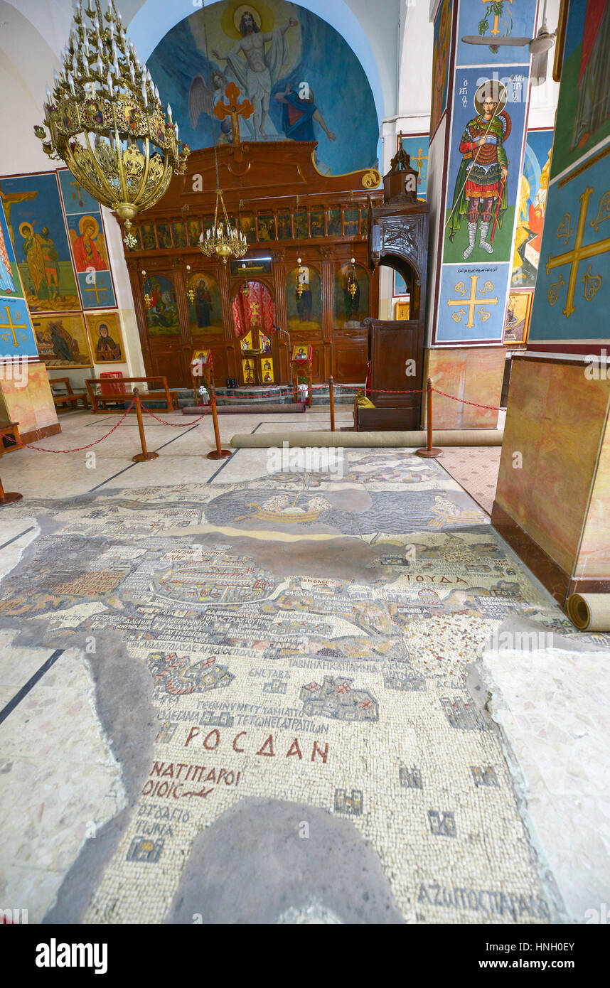 Mosaik in der griechischen orthodoxen Basilika des Heiligen Georg von Madaba, Jordanien Stockfoto