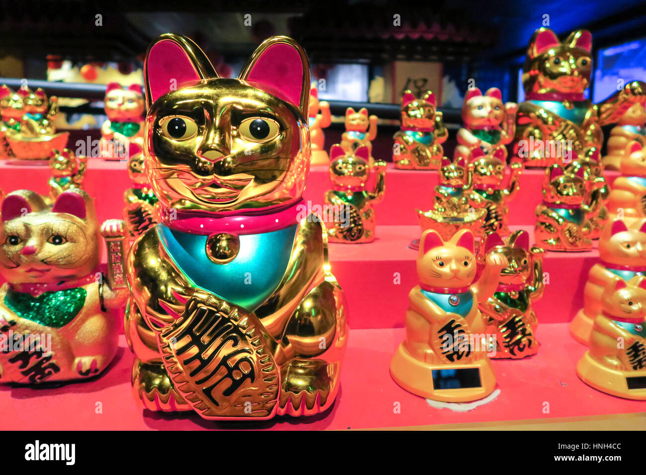 Maneki Neko Skulptur, "Beckoning Cat', Chinatown, NYC Stockfoto