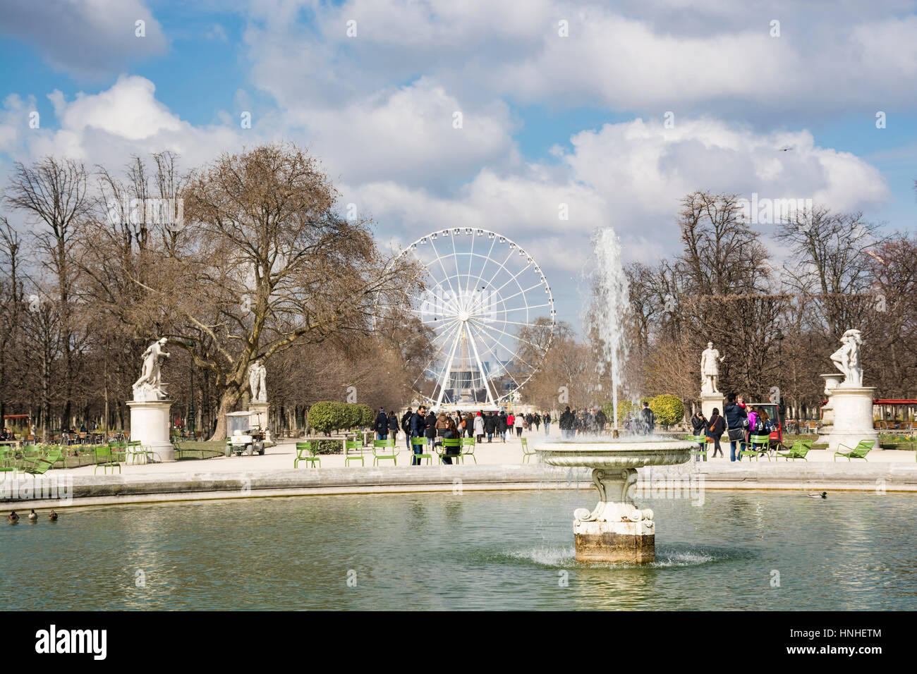 Ein Blick auf das Riesenrad im Jardin des Tuilleries, Paris, Frankreich, Europa Stockfoto