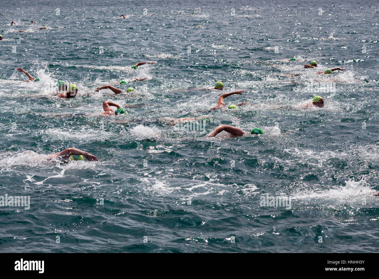 Istanbul, 20. Juli 2014 - die traditionelle 26. Samsung Bosporus Cross Continental Wettschwimmen, mit 1729 Sportler aus 45 Ländern fand vergangenen 21. Juli - berichteten die örtlichen Medien. Stockfoto