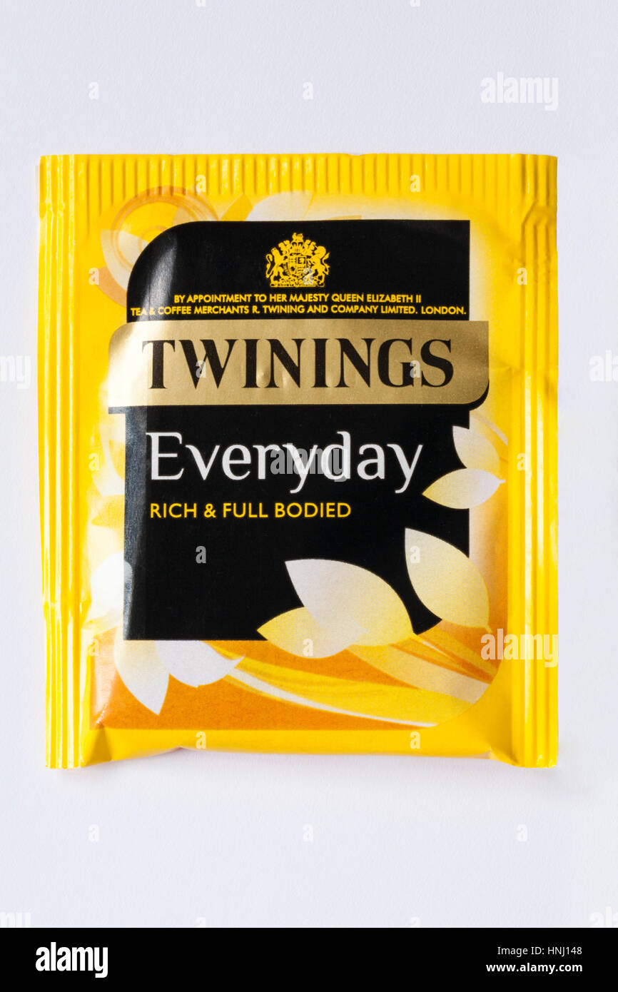 Beutel von Twinings Everyday reicher und vollmundig Teebeutel Teebeutel auf weißem Hintergrund Stockfoto