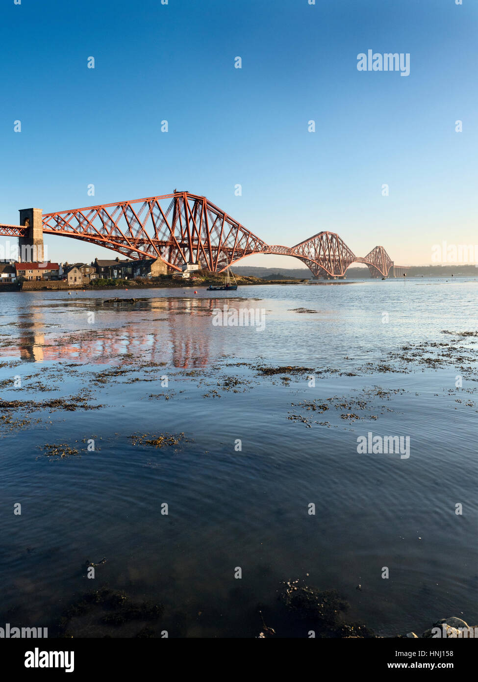 Forth-Brücke von West Bay in North Queensferry Fife Schottland Stockfoto