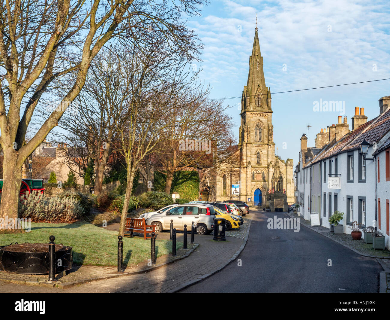 Falkland-Pfarrkirche aus Kreuz Wynd Falkland Fife Schottland Stockfoto