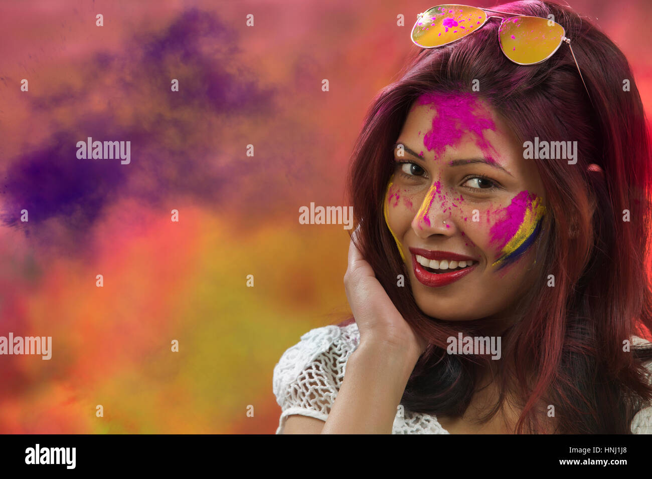 Porträt eines indischen Mädchen Farbe Holi Festival Stockfoto