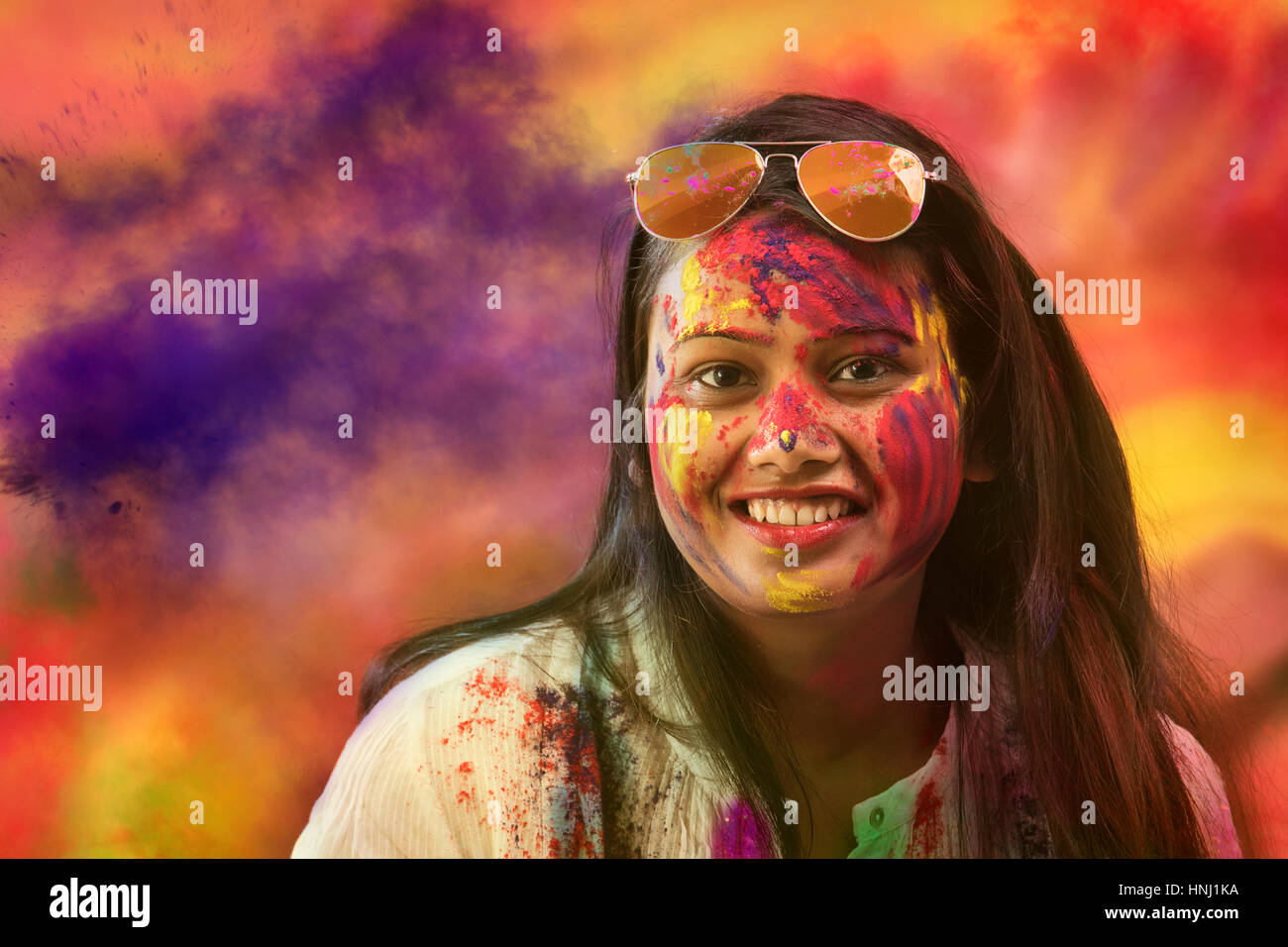 Porträt eines indischen Mädchen Farbe Holi Festival Stockfoto